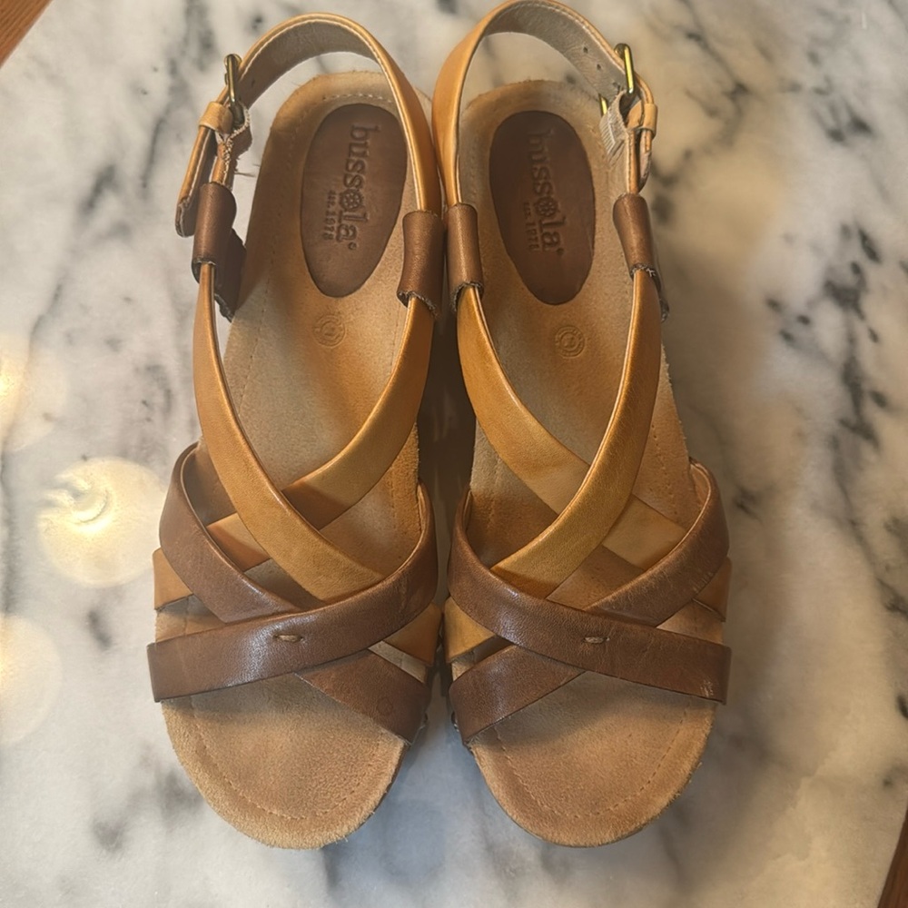 Bussola Wedge Sandal Size 41